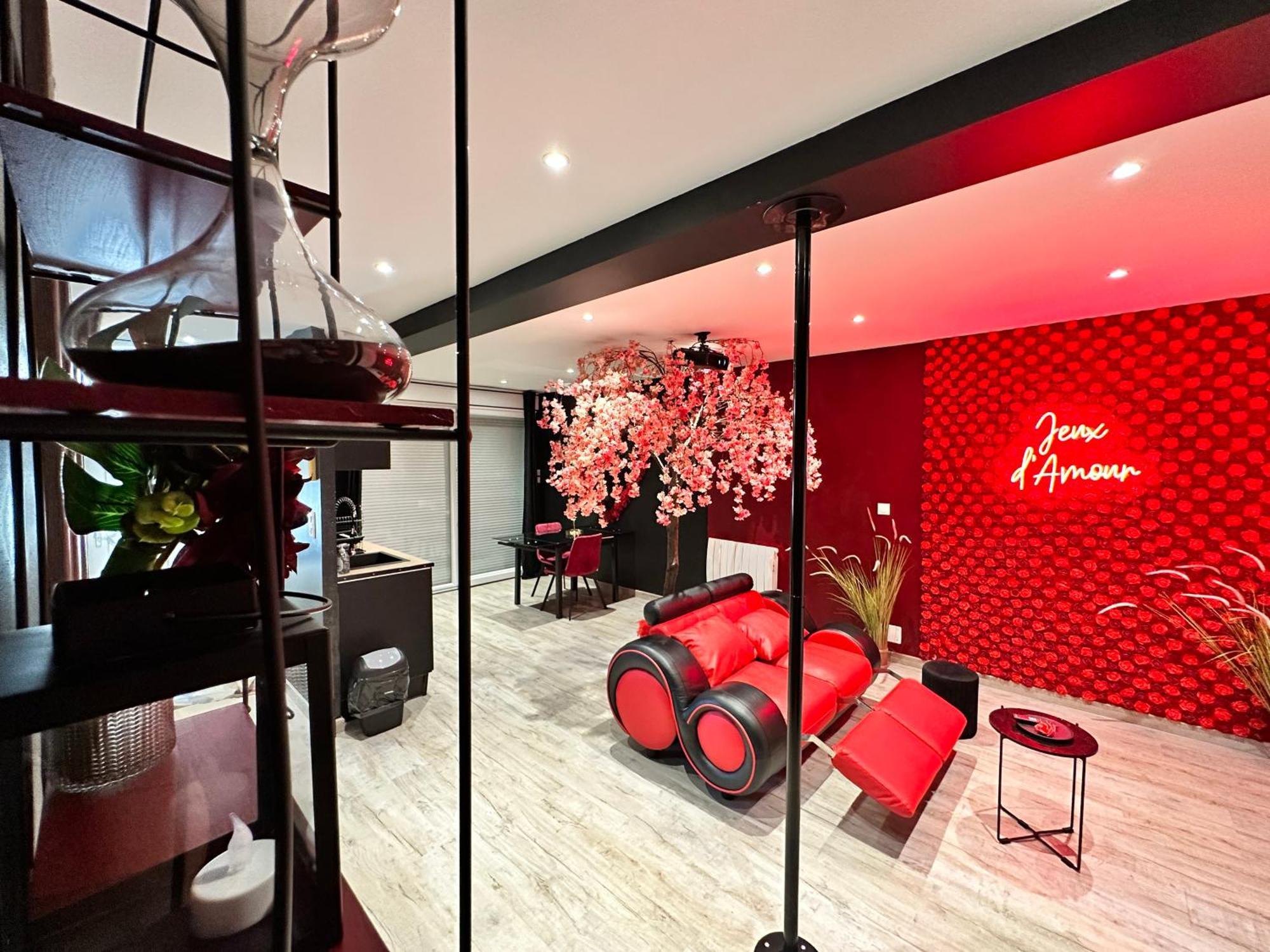 Jeux D'amour Jacuzzi / Apartment *