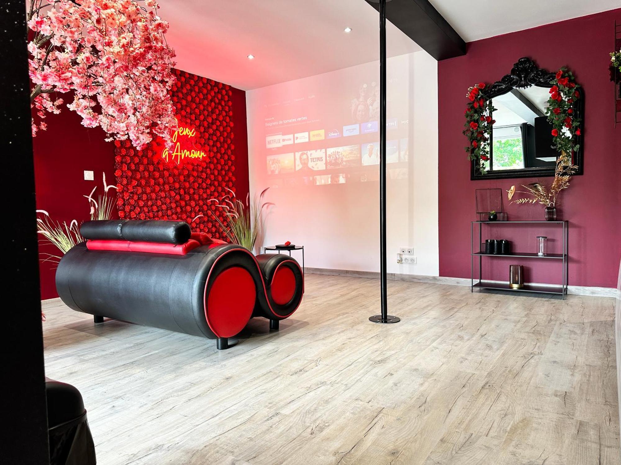 Jeux D'amour Jacuzzi / Apartment